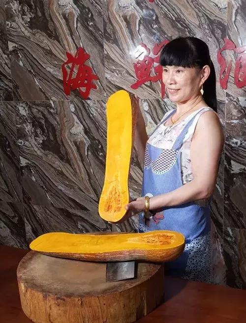 種南瓜竟然種出“麻煩”了，瓜販搶購，電視臺記者也趕來了
